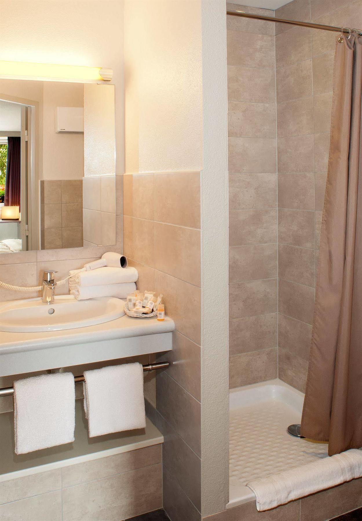 Als Hotel Ottmarsheim Zewnętrze zdjęcie